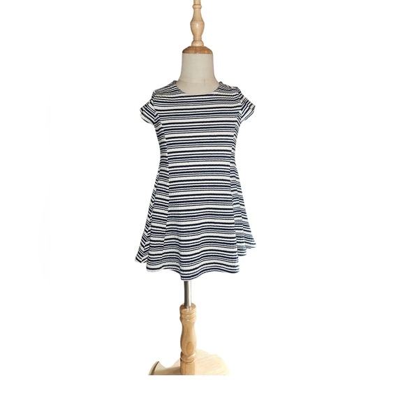 Zara Girls Striped Navy & Cream Flare Dress Cap Sleeve Size 5 - Picture 4 of 4
